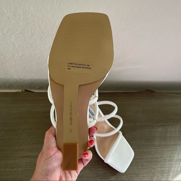 NIB Steve Madden Lunette White Strappy Clear Wedge Heels Sandals, Size 7 - Picture 6 of 9